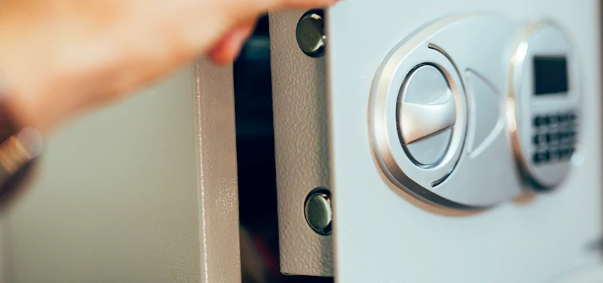 Fingerprint Safe Openers in Rossmoor, CA