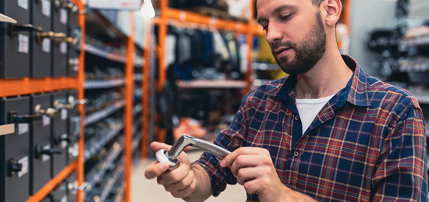 Locksmith For Retail Stores Lockout Services in Rossmoor, California